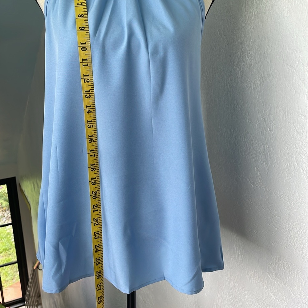 NWT Keyhole Back Pleated Neckline Sleeveless Bow Blouse Sky Blue Size Medium - Picture 6 of 6